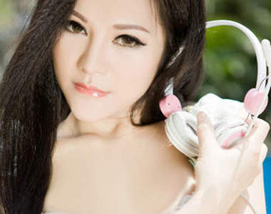 張心兒　在大陸最性感的地鐵女義工？