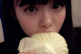 終極小顏美少女《市川美織》所有食物擺在面前都變大尺寸ww 終極小顏美少女《市川美織》所有食物擺在面前都變大尺寸ww