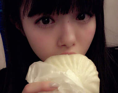 終極小顏美少女《市川美織》所有食物擺在面前都變大尺寸ww