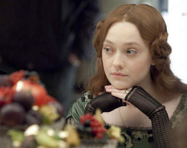 達柯塔芬妮《艾菲格蕾》穿古裝也這麼美也太犯規