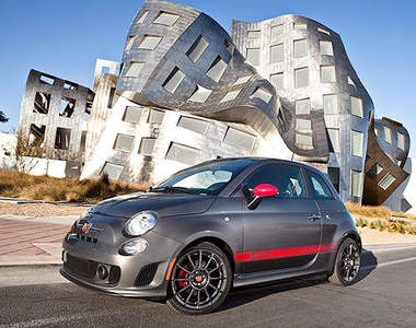 2015年式《Fiat 500》內在進化預告紐約新登場