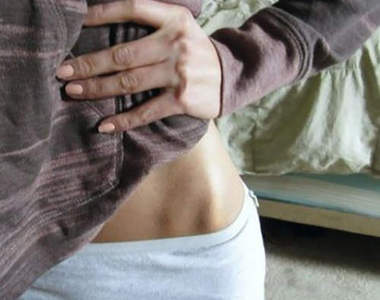 髖關節美女　老美現在流行這樣骨感的拍照