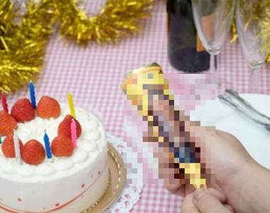 超恐怖《蟑螂拉炮》聖誕節就拿這去炸情侶吧(住手)