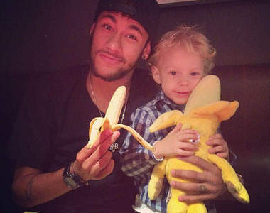 巴塞隆納《扔香蕉事件》現在香蕉紅起來惹