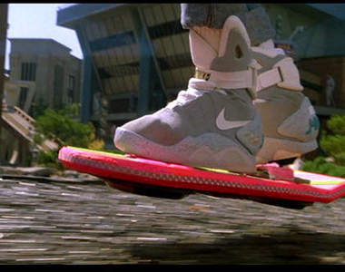 《Nike懶人自動鞋》  電影：回到未來2的電動鞋終於穿得到了