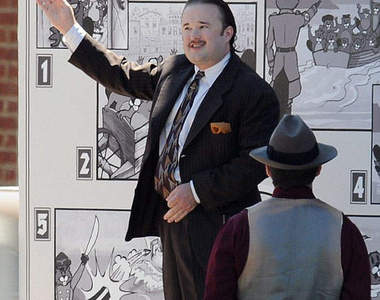 猜猜這是哪位前童星 長大變成希特勒...的信徒？！Σ(ﾟ﹁ﾟ；) 