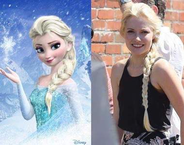 女王駕到《真人版艾莎》現身童話小鎮片場