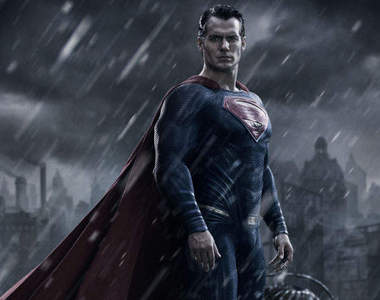 《蝙蝠俠大戰超人：正義曙光》超人變得更壯也更陰暗了