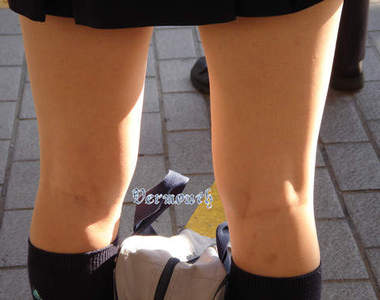 膝裏狂熱 我低頭是因為做事比較穩重冷靜OK~(瞪)