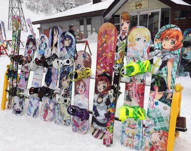 《痛滑雪板》與心愛的動畫人物一起滑雪去