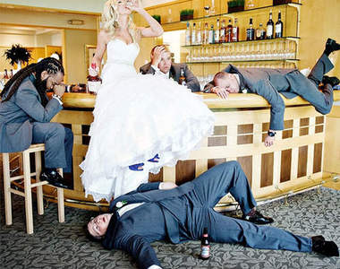 《促咪婚紗照》結果新娘最會喝？XD