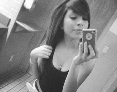 《都市傳傳說》只要自拍就會一直出現在照片裡的可怕景象