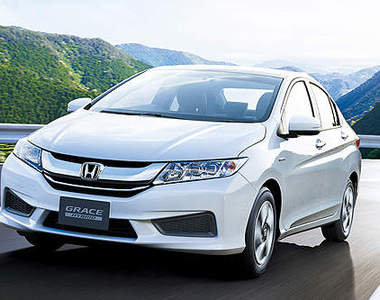 日本版《Honda City》油電動力上身還換了新名號
