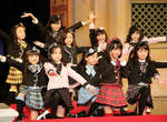 越來越AKB48風格的《日本小學生畢業服》 越來越AKB48風格的《日本小學生畢業服》