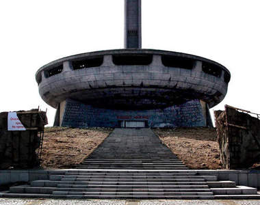 飛碟紀念碑Buzludzha　空無一人的保加利亞幽浮廢墟