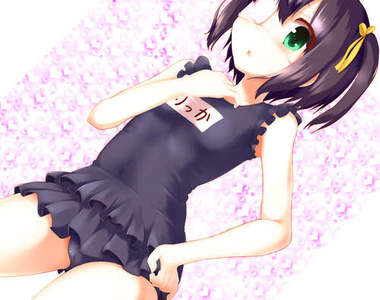 《荷葉裙學校泳衣》第2彈　再也不用擔心曲線全露好害羞囉(//▽//) 