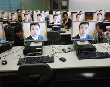 《惡作劇學校電腦》先讓我想想桌面要換什麼好(喂)