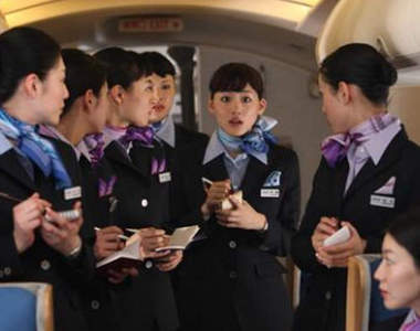日本空姐揭秘《頭等艙客人的6大特點》是什麼