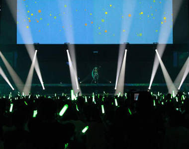 軟體界的霸主又開演唱會囉《初音in大阪2014》好聽又好玩