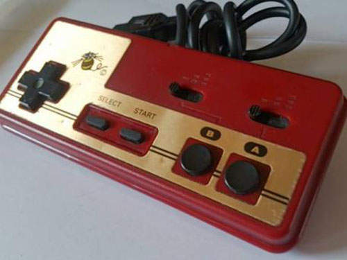 任天堂手把的連射地獄遙想當年手按到抽筋都要贏你