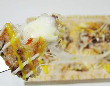 香噴噴《起司烤飯糰》登場 看得我肚子都餓了(￣﹁￣)