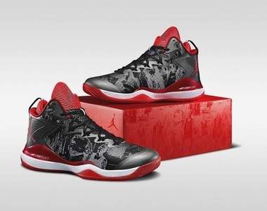 《灌籃高手球鞋》灌籃高手和飛人喬丹推出限量聯名款，荷包君又要失血啦～