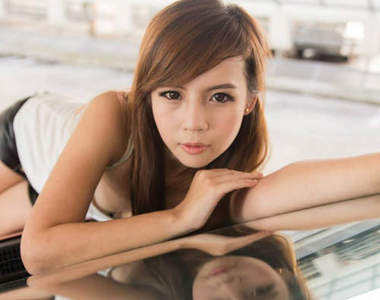 大馬車模Rei Angel Rei　還有什麼比躺在引擎蓋上的她更美