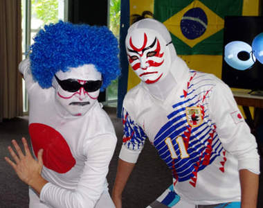 《世界盃亮點》各國正妹搞怪加油團來報到♥