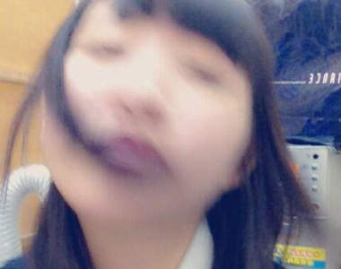 《搖頭自拍》這真的不是手震..是新流行的朦朧自拍