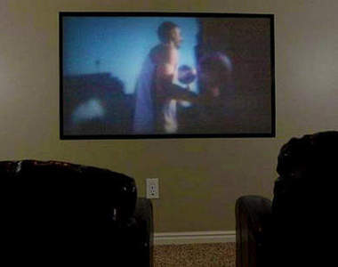 《手機專用投影機》輕鬆把家裡變成高級劇院ヽ(✿ﾟ▽ﾟ)ノ