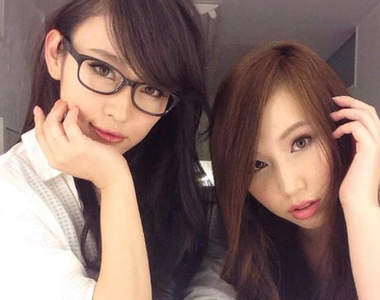 西野翔　從沒看過黑髮戴眼鏡如此好看的AV女優