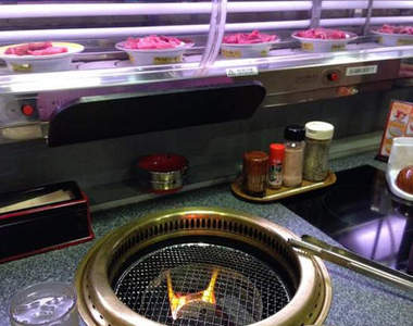 《迴轉燒肉》能迴轉的不只有壽司趴吐之快看肉肉在轉轉呢（揍）