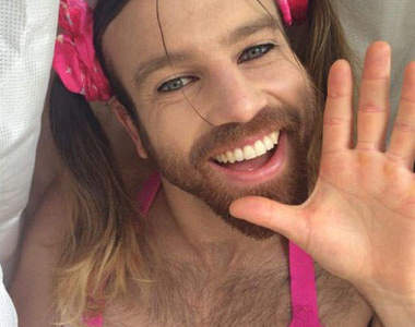 鬍鬚女新寫真「永遠の髭少女」　戰鬥女僕的萌樣滿點大爆發