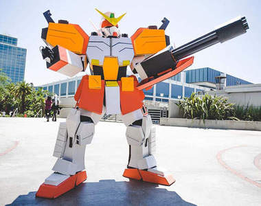 重武裝鋼彈出襲動漫展　美女們都看到我的超威兵器啦