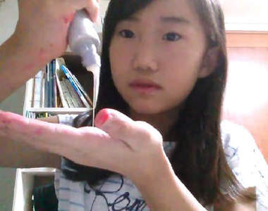 韓《小學生化妝》妹妹妳要不要先打蚊子......