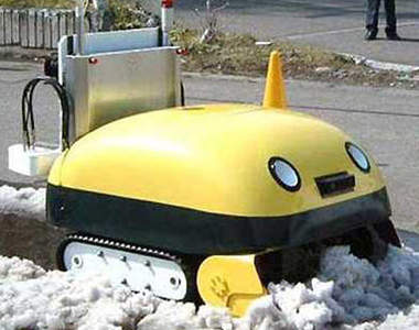 日本《一邊吃雪一邊做出冰塊的超有趣剷雪機》外型乾脆弄成皮卡丘不是更好