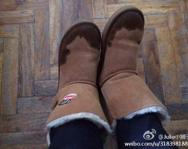 《雪靴不靠譜》不防水的雪靴下雨天就悲劇了