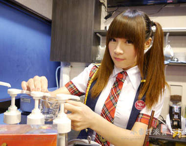 《羽琉》台灣偶像餐廳新偶像 ♡ 小香看正妹