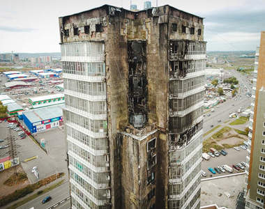 火紋身的高樓　國外攝影師拍下這壯觀的畫面