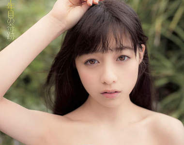 橋本環奈Y字開腳　節目中唱唱跳跳實在太萌啦❤