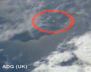 不明飛行物體大發現 在雲層裡的是飛機還是飛碟呢?