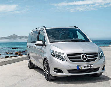 全新《賓士V-Class》改頭換面還有了響亮新名號