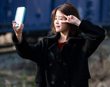 《IU的食物對決》跟粉絲的互動真的好活潑XDD