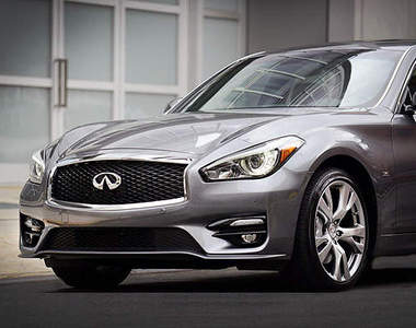 歐規《Infiniti Q70》引擎蓋下裝了賓士心臟?