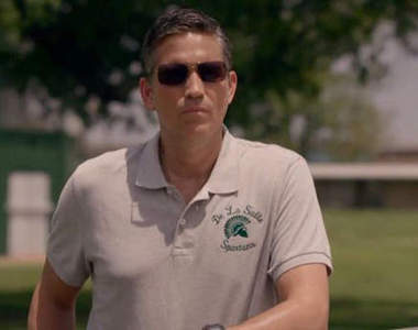 Jim Caviezel《攻無不克》帥教練帶隊重返榮耀