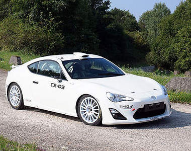 《Toyota 86 CS-R3》拉力賽道甩尾預備