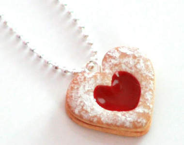 散發淡淡香味《甜點項鍊》好容易讓人肚子餓