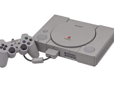 《PlayStation二十週年》官方推出紀念影片和特惠活動,回頭看來真是充滿戲劇性的主機喔