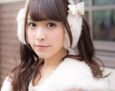 松本愛　綁起雙馬尾超可愛的雜誌模特兒