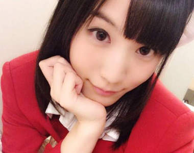 濱田由梨　手遮住雙峰也擋不住那吸睛的宅宅美人痣